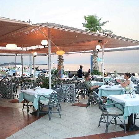 Ferienwohnung Flisvos Beach (Adults Only) Rethymno Exterior foto